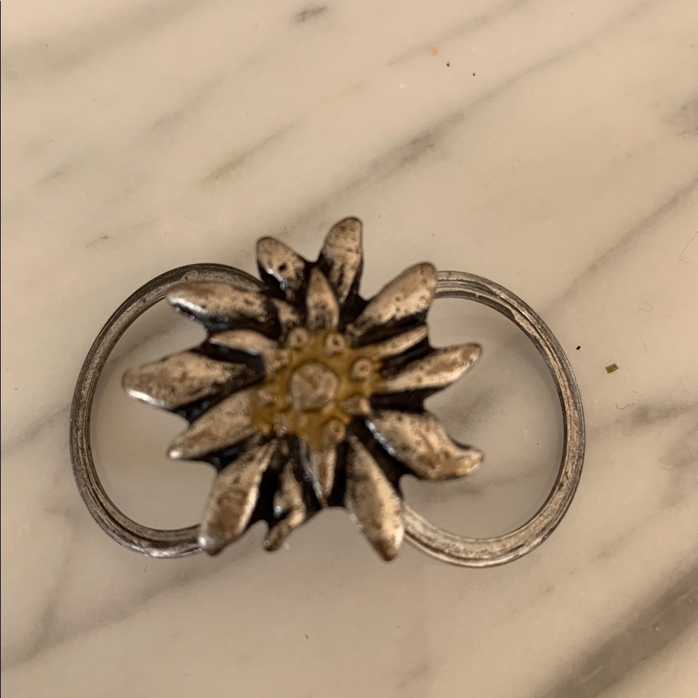 BOUGHT IN AUSTRIA Edelweiss Scarf Ring